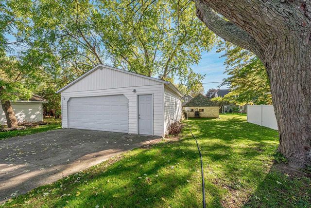 1015 W HAWES STREET, Appleton, WI 54914
