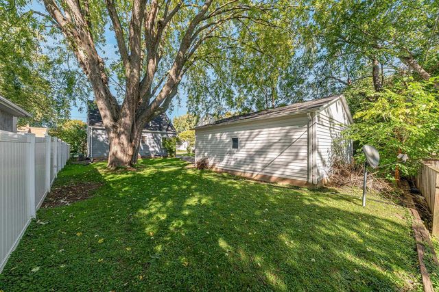 1015 W HAWES STREET, Appleton, WI 54914