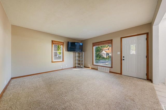1015 W HAWES STREET, Appleton, WI 54914
