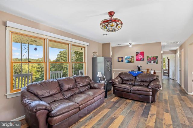 436 CASTLETON VIEW RD, Castleton, VA 22716