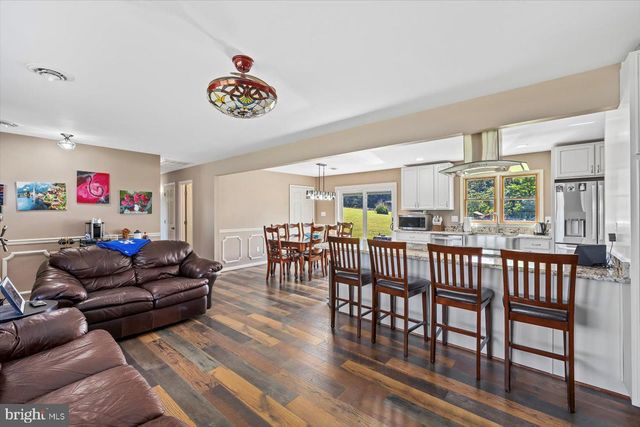 436 CASTLETON VIEW RD, Castleton, VA 22716