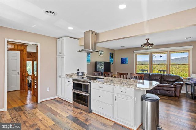 436 CASTLETON VIEW RD, Castleton, VA 22716