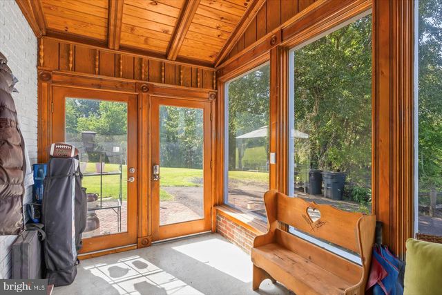 436 CASTLETON VIEW RD, Castleton, VA 22716