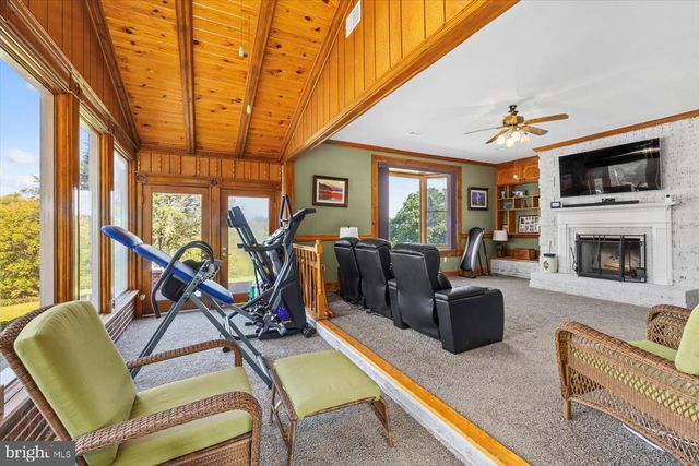 436 CASTLETON VIEW RD, Castleton, VA 22716