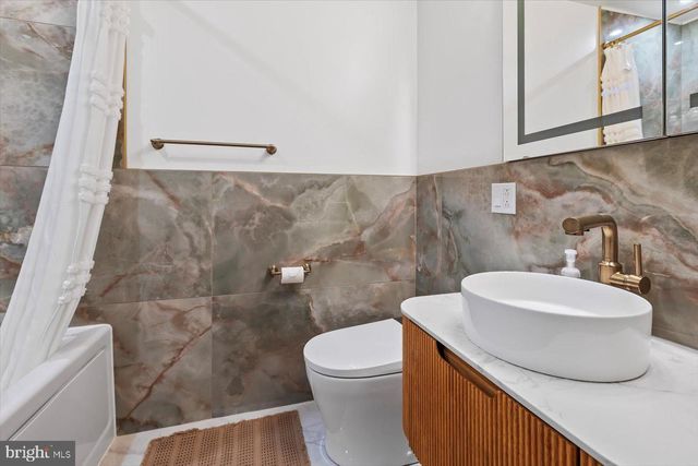 436 CASTLETON VIEW RD, Castleton, VA 22716