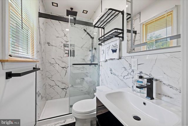 436 CASTLETON VIEW RD, Castleton, VA 22716