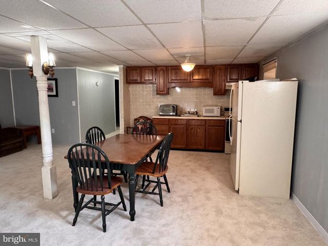 436 CASTLETON VIEW RD, Castleton, VA 22716