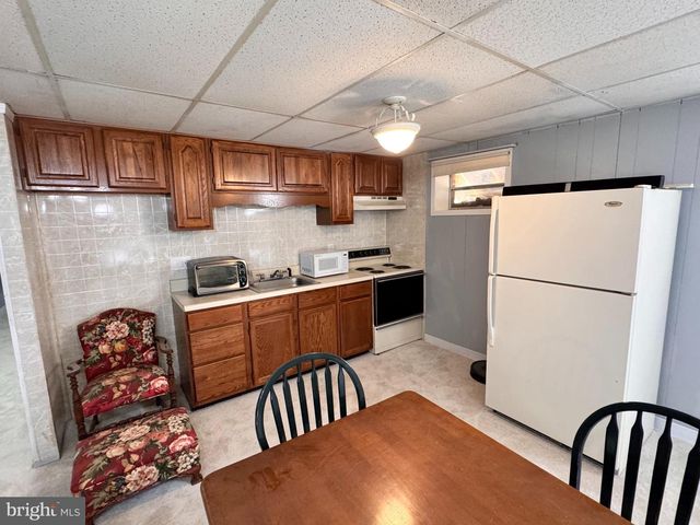 436 CASTLETON VIEW RD, Castleton, VA 22716