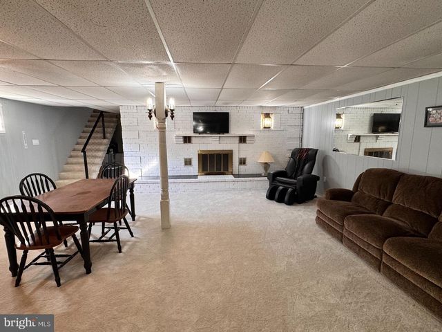 436 CASTLETON VIEW RD, Castleton, VA 22716