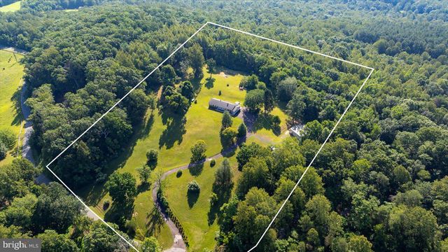 436 CASTLETON VIEW RD, Castleton, VA 22716