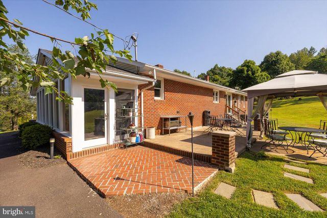 436 CASTLETON VIEW RD, Castleton, VA 22716