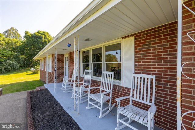 436 CASTLETON VIEW RD, Castleton, VA 22716