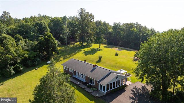 436 CASTLETON VIEW RD, Castleton, VA 22716