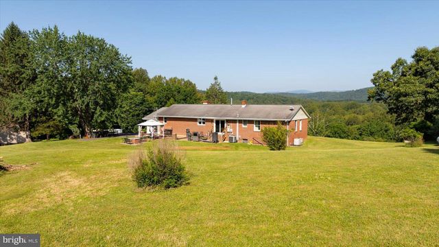 436 CASTLETON VIEW RD, Castleton, VA 22716