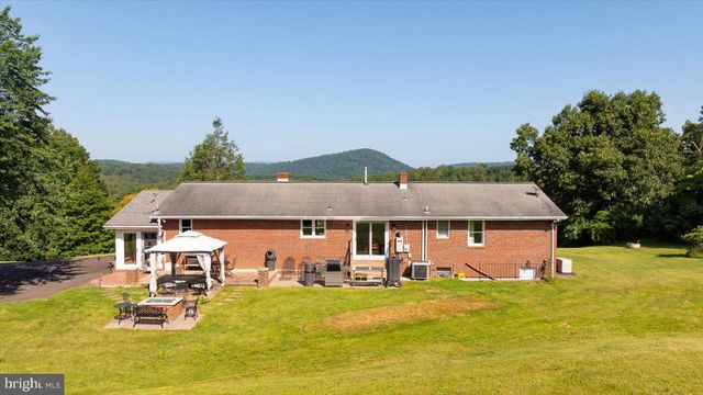 436 CASTLETON VIEW RD, Castleton, VA 22716