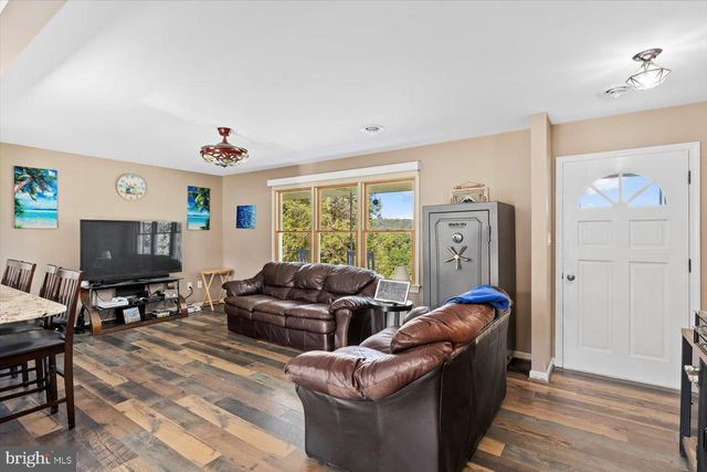 436 CASTLETON VIEW RD, Castleton, VA 22716