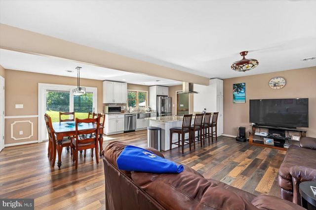 436 CASTLETON VIEW RD, Castleton, VA 22716