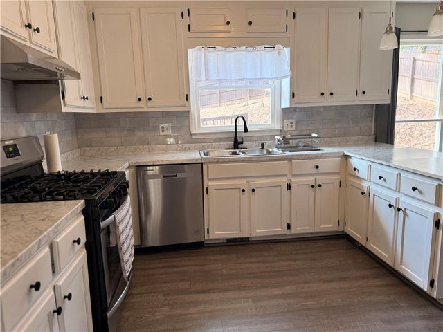 1424 Shadowbrook Drive, Marietta, GA 30062