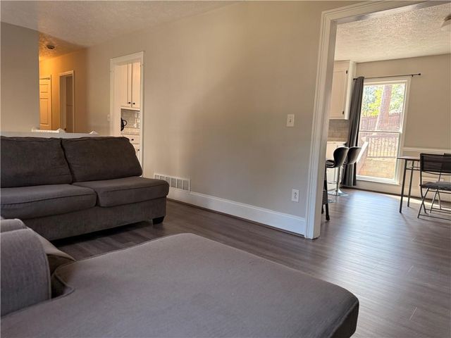 1424 Shadowbrook Drive, Marietta, GA 30062