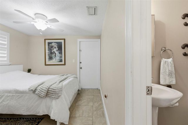 1980 TAHITIAN PLACE 31, Dunedin, FL 34698