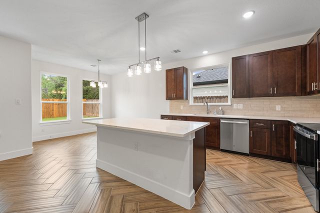 3023 Steepleridge Circle, Granbury, TX 76048