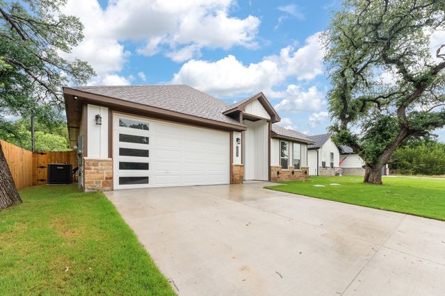3023 Steepleridge Circle, Granbury, TX 76048