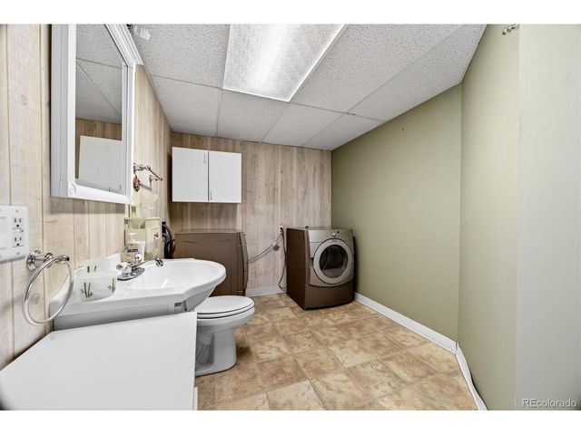 1013 Sable Blvd, Aurora, CO 80011