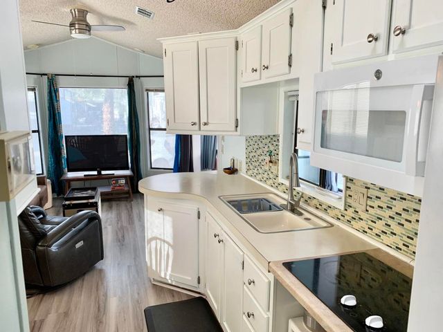 74711 Dillon Rd Spc 962, Desert Hot Springs, CA 92241