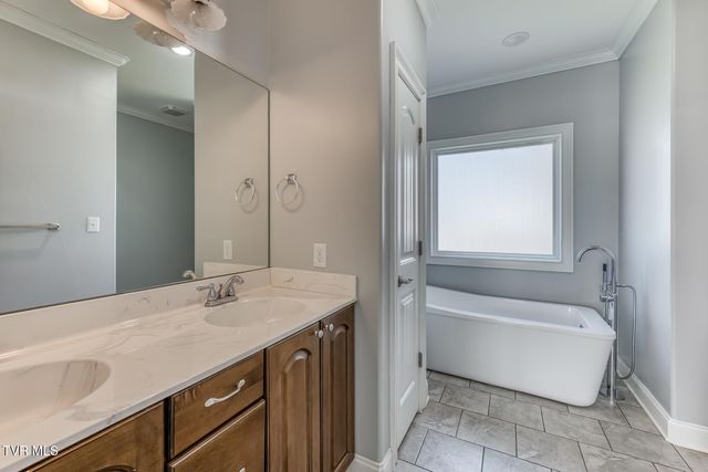 228 Country Meadows Circle, Bristol, TN 37620