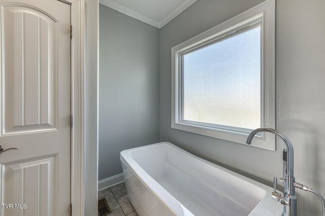 228 Country Meadows Circle, Bristol, TN 37620