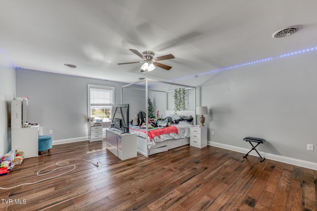 228 Country Meadows Circle, Bristol, TN 37620