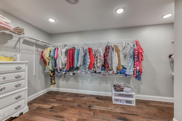 228 Country Meadows Circle, Bristol, TN 37620