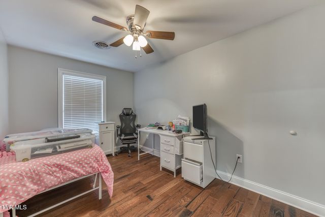 228 Country Meadows Circle, Bristol, TN 37620