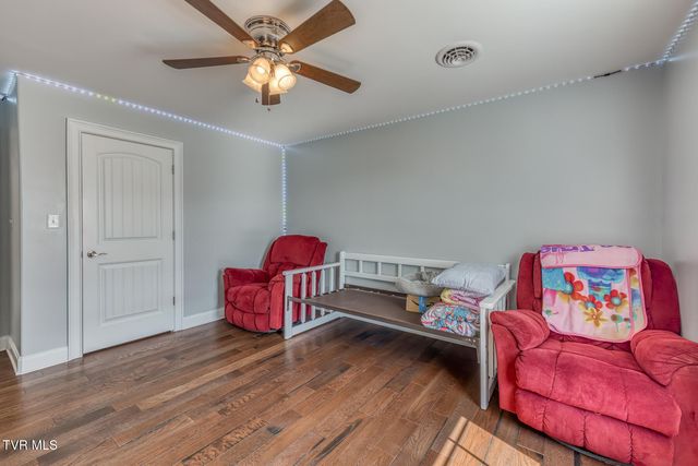 228 Country Meadows Circle, Bristol, TN 37620