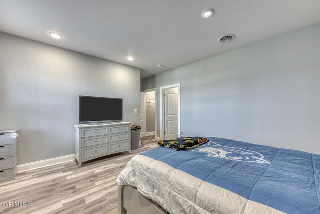 228 Country Meadows Circle, Bristol, TN 37620