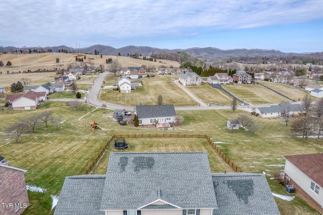 228 Country Meadows Circle, Bristol, TN 37620