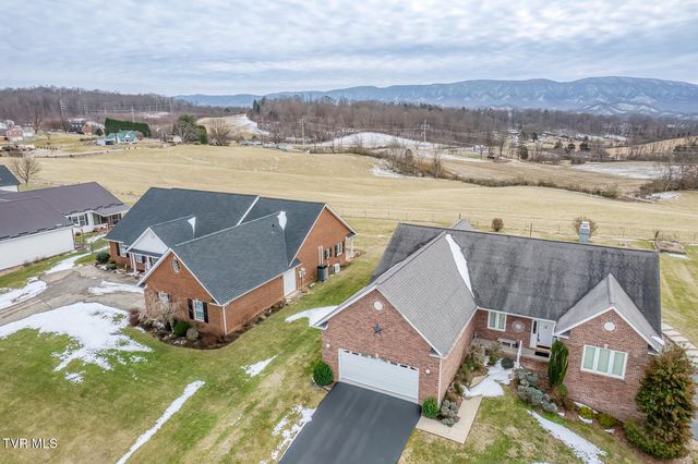 228 Country Meadows Circle, Bristol, TN 37620