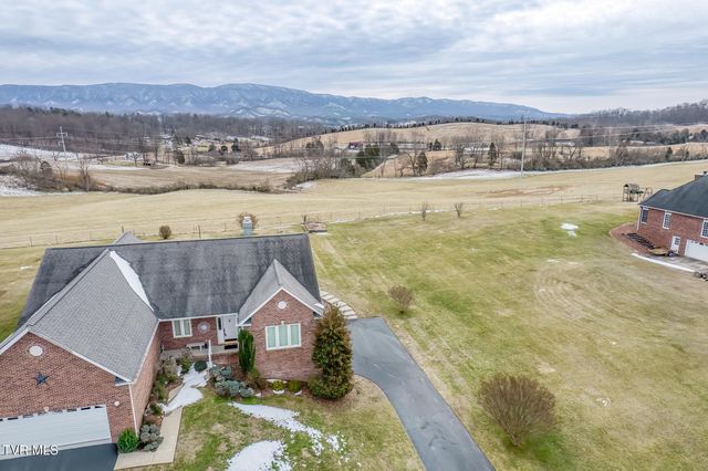 228 Country Meadows Circle, Bristol, TN 37620