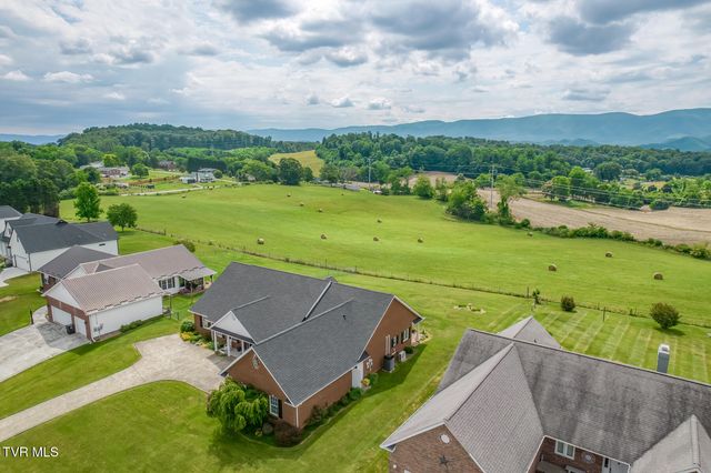228 Country Meadows Circle, Bristol, TN 37620