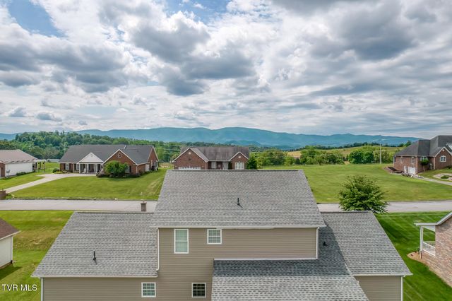 228 Country Meadows Circle, Bristol, TN 37620