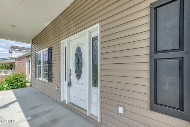 228 Country Meadows Circle, Bristol, TN 37620