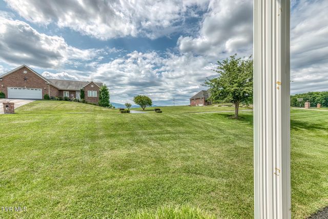 228 Country Meadows Circle, Bristol, TN 37620