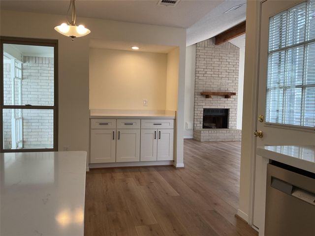 28 E Lance Leaf Road, The Woodlands, TX 77381