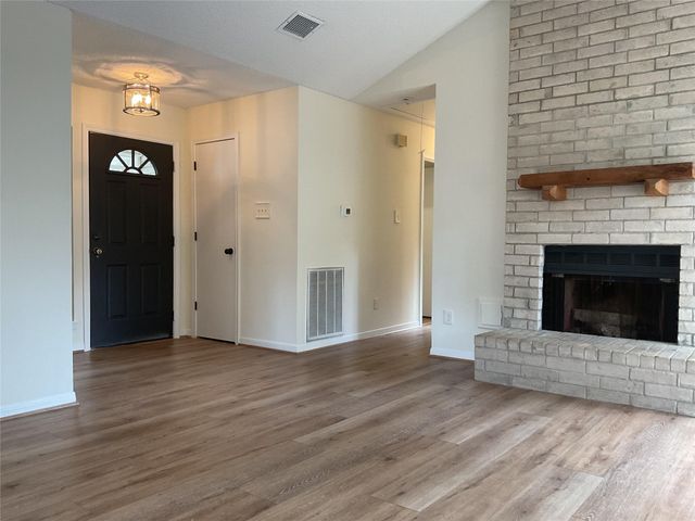 28 E Lance Leaf Road, The Woodlands, TX 77381