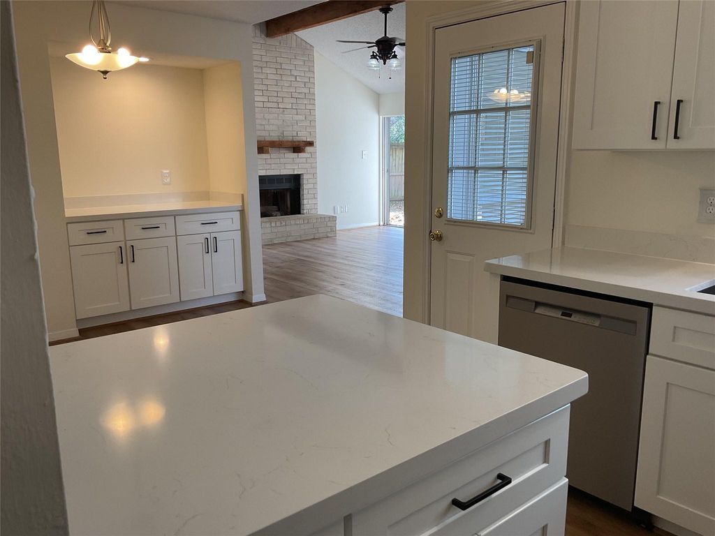 28 E Lance Leaf Road, The Woodlands, TX 77381