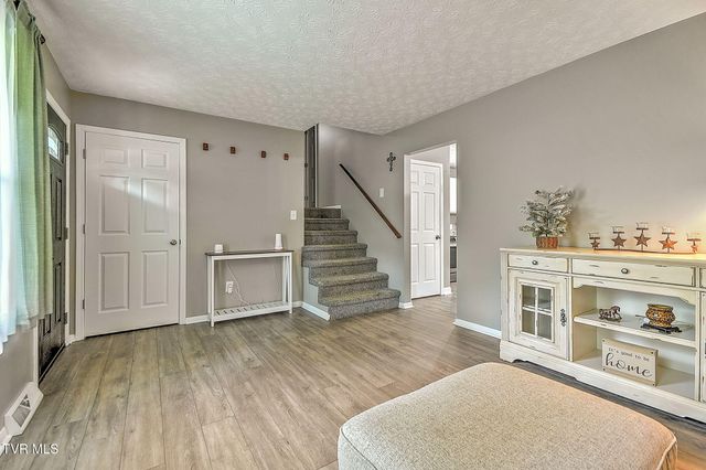 1312 Adobe Drive, Johnson City, TN 37601