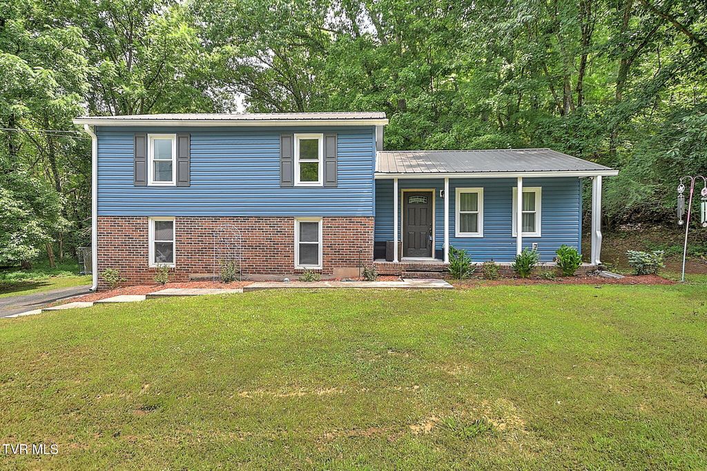 1312 Adobe Drive, Johnson City, TN 37601