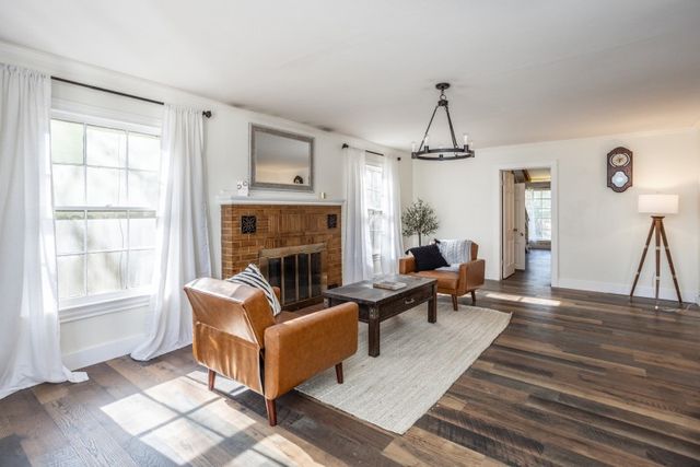 923 S Lindsay Street, Gainesville, TX 76240