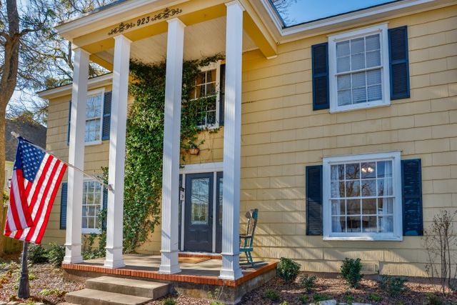 923 S Lindsay Street, Gainesville, TX 76240