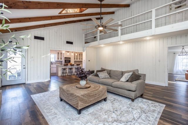 923 S Lindsay Street, Gainesville, TX 76240